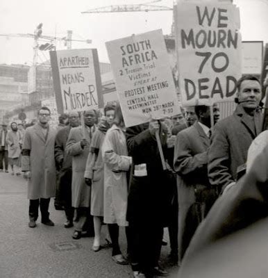  Il Massacro di Sharpeville: Una Tragedia che ha Scosso il Mondo e Ha Spinto la Lotta Anti-Apartheid